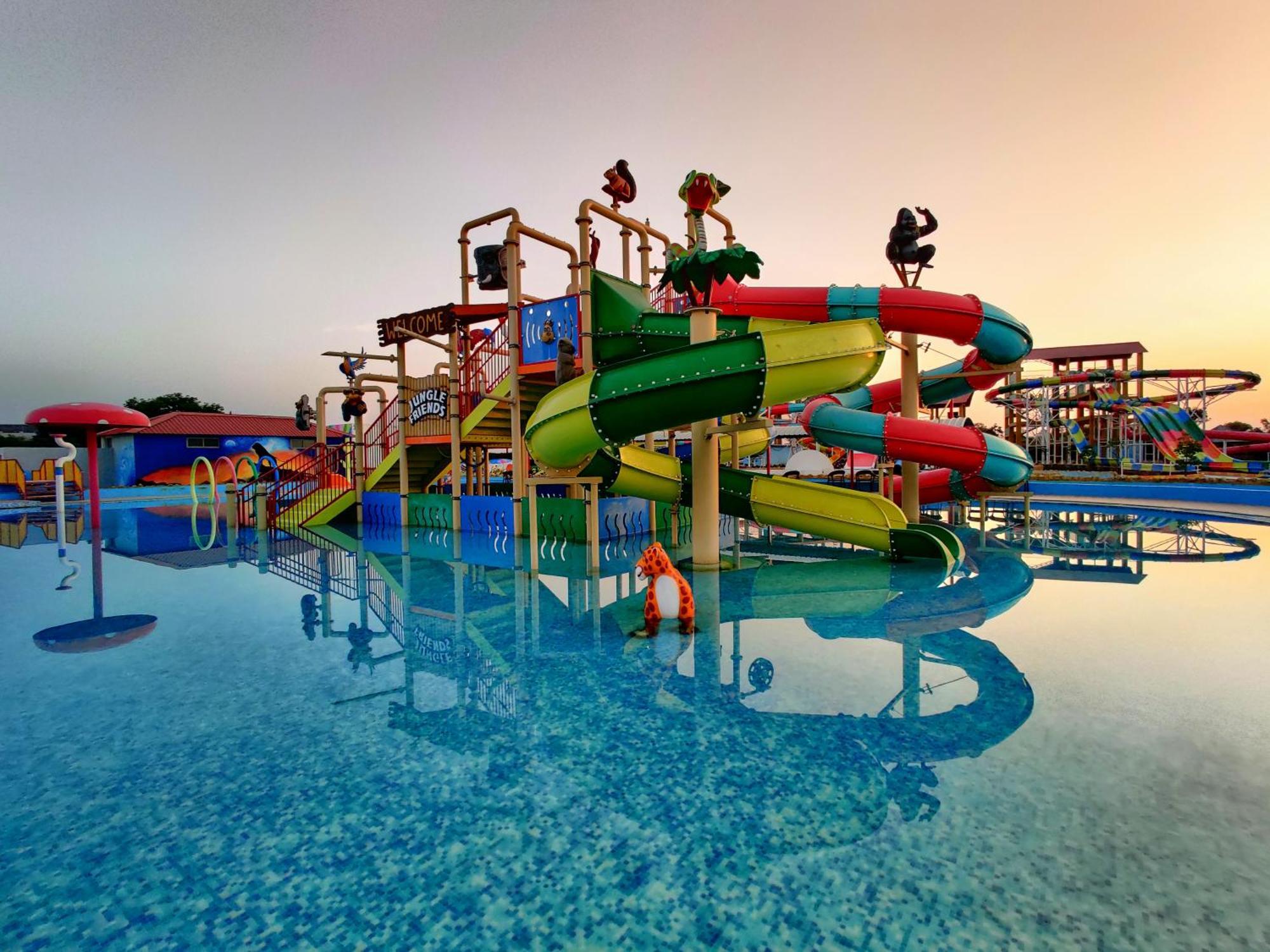Wet N Wild Water Park & Resort Mendarda المظهر الخارجي الصورة